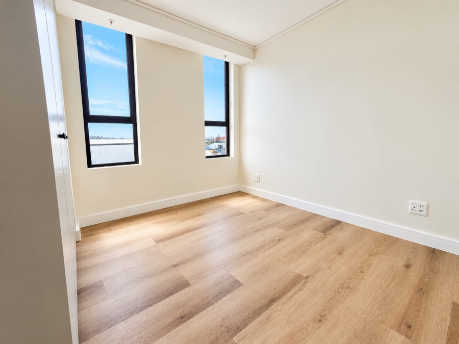 1 Bedroom Property for Sale in Paarden Eiland Western Cape